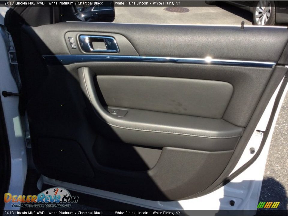 2013 Lincoln MKS AWD White Platinum / Charcoal Black Photo #10