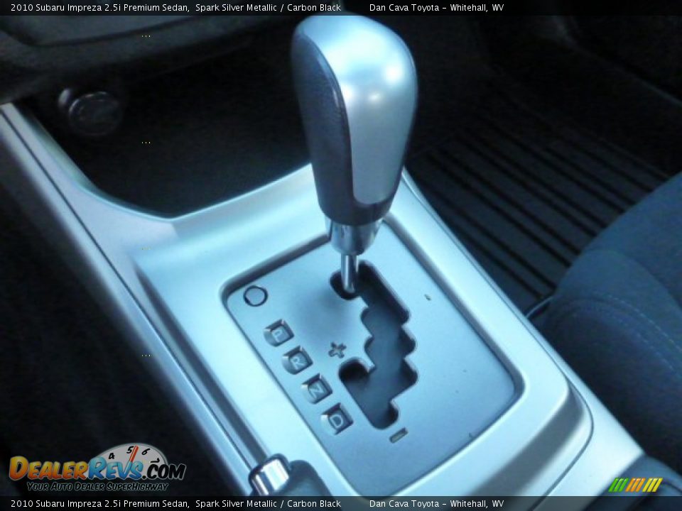 2010 Subaru Impreza 2.5i Premium Sedan Spark Silver Metallic / Carbon Black Photo #17