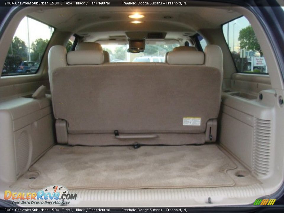 2004 Chevrolet Suburban 1500 LT 4x4 Black / Tan/Neutral Photo #8