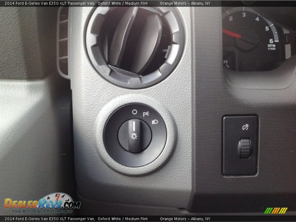 2014 Ford E-Series Van E350 XLT Passenger Van Oxford White / Medium Flint Photo #11