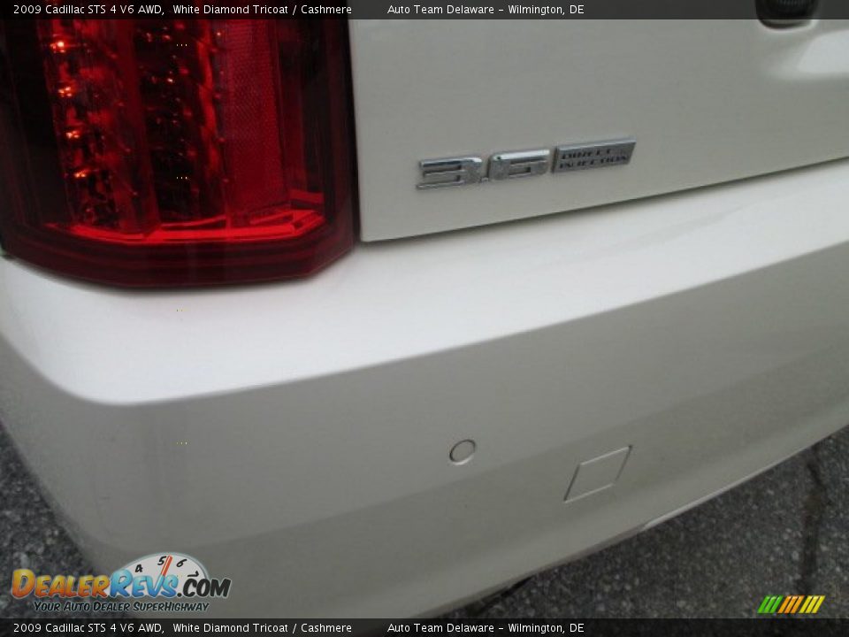 2009 Cadillac STS 4 V6 AWD White Diamond Tricoat / Cashmere Photo #28
