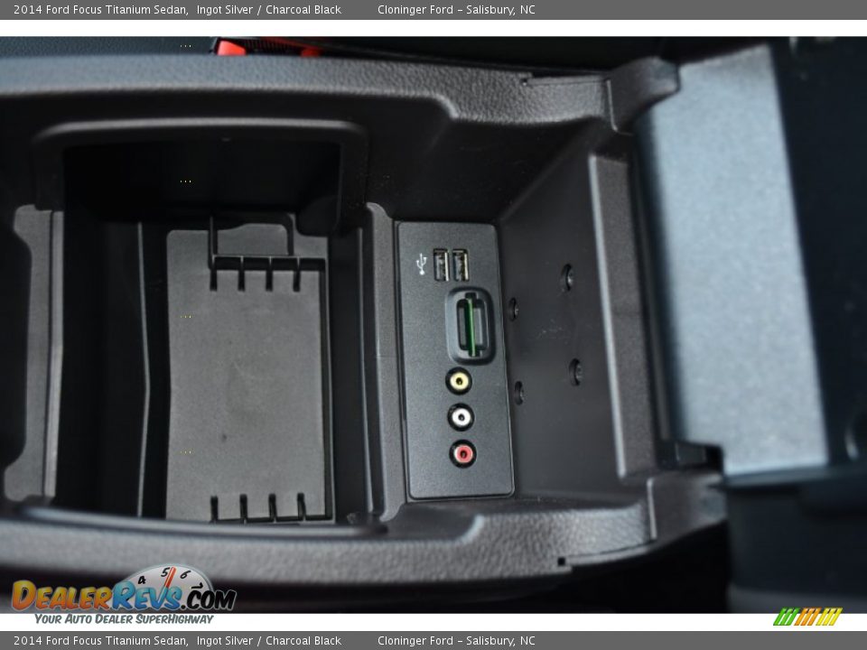 2014 Ford Focus Titanium Sedan Ingot Silver / Charcoal Black Photo #20