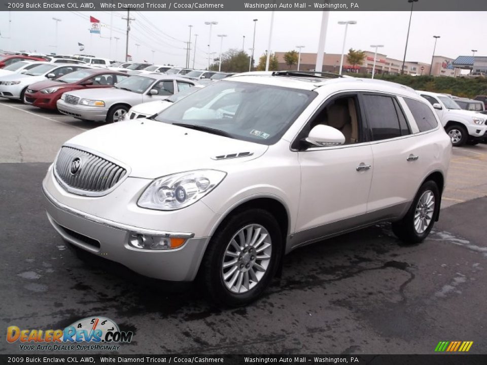 Front 3/4 View of 2009 Buick Enclave CXL AWD Photo #5