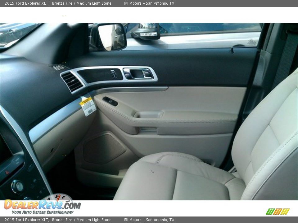 2015 Ford Explorer XLT Bronze Fire / Medium Light Stone Photo #16
