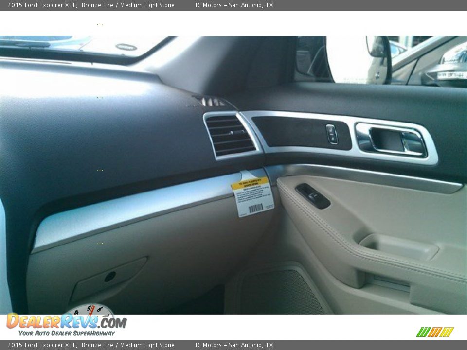 2015 Ford Explorer XLT Bronze Fire / Medium Light Stone Photo #31