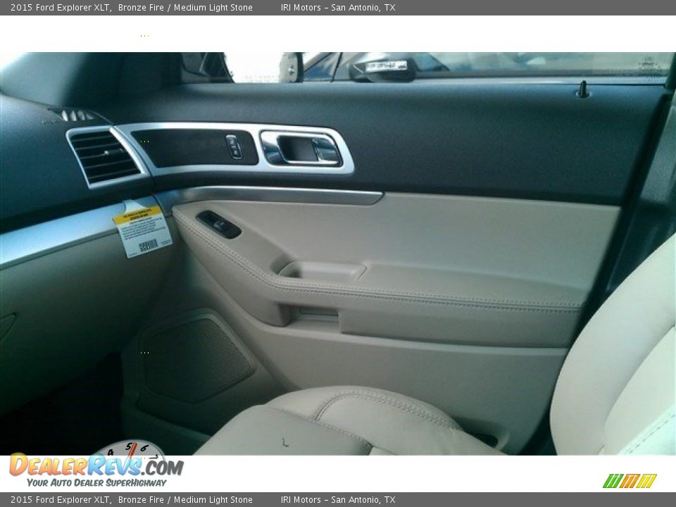 2015 Ford Explorer XLT Bronze Fire / Medium Light Stone Photo #32