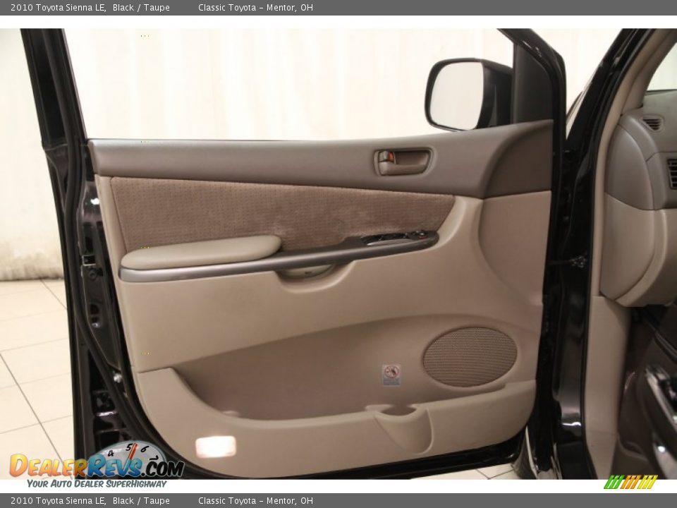 2010 Toyota Sienna LE Black / Taupe Photo #4