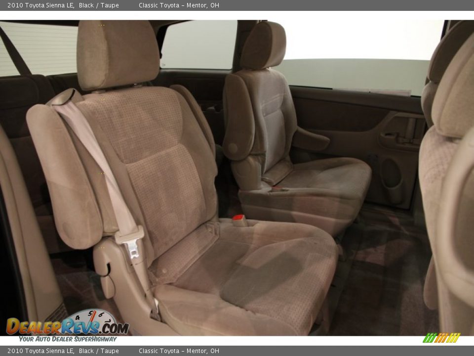 2010 Toyota Sienna LE Black / Taupe Photo #11