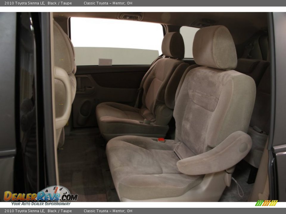 2010 Toyota Sienna LE Black / Taupe Photo #12