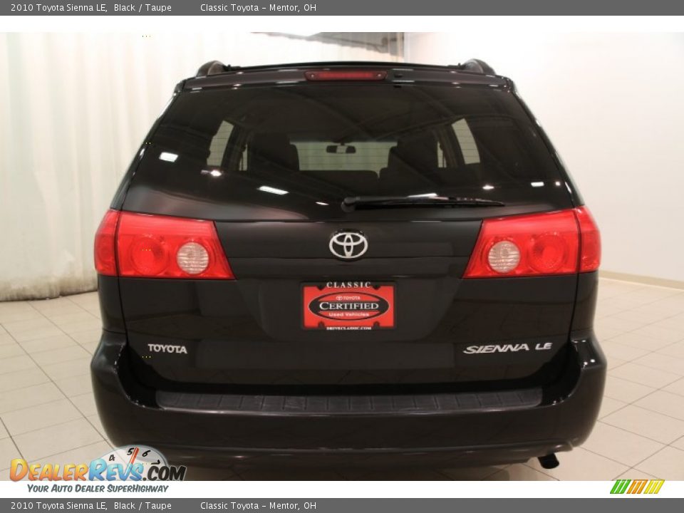 2010 Toyota Sienna LE Black / Taupe Photo #14