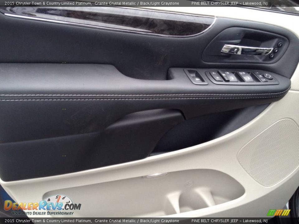 2015 Chrysler Town & Country Limited Platinum Granite Crystal Metallic / Black/Light Graystone Photo #8