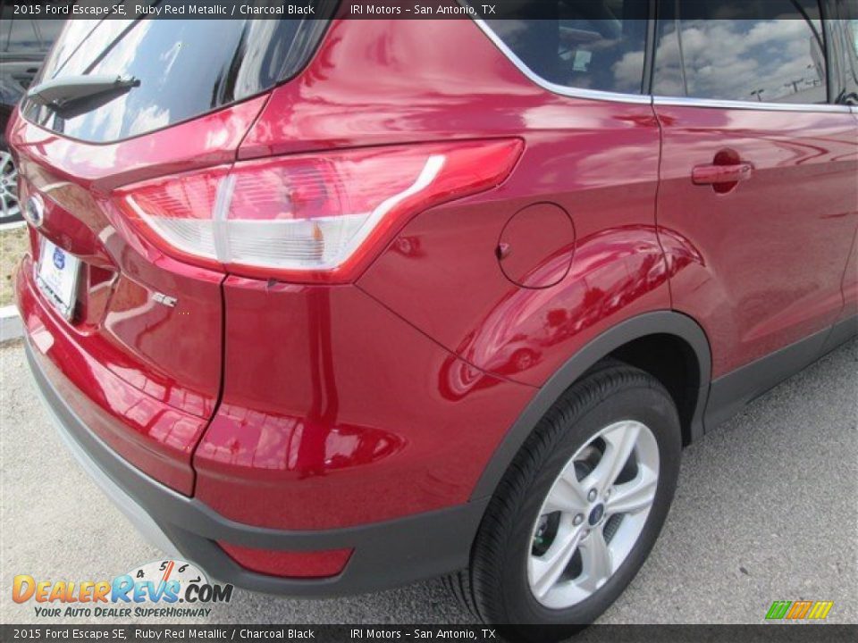 2015 Ford Escape SE Ruby Red Metallic / Charcoal Black Photo #10