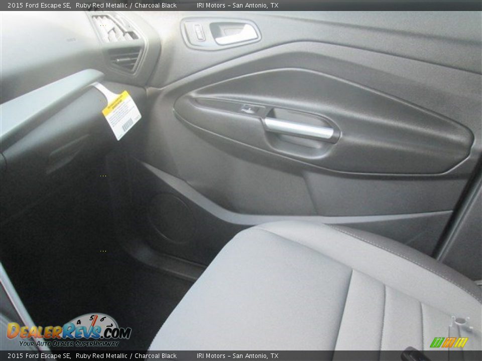 2015 Ford Escape SE Ruby Red Metallic / Charcoal Black Photo #35