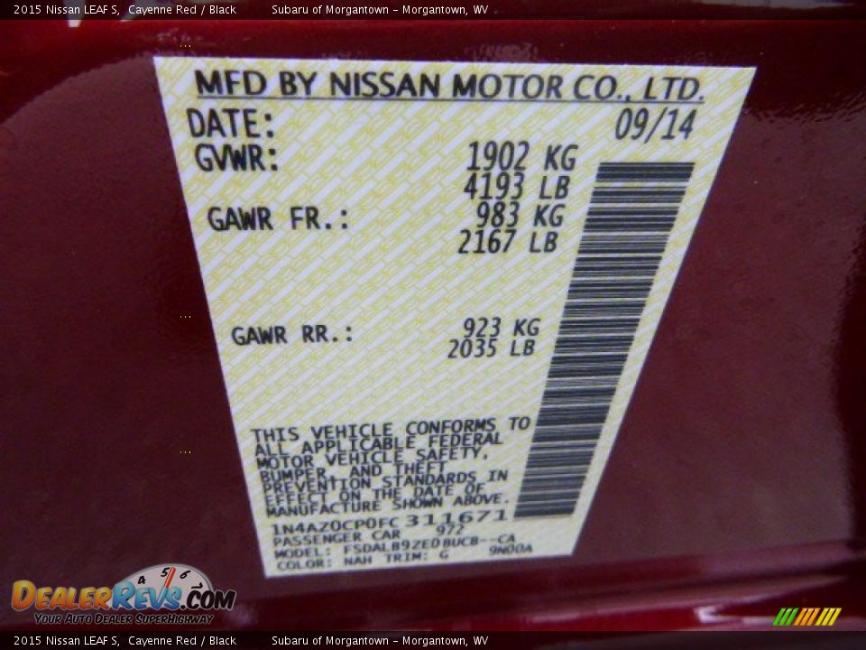 2015 Nissan LEAF S Cayenne Red / Black Photo #19