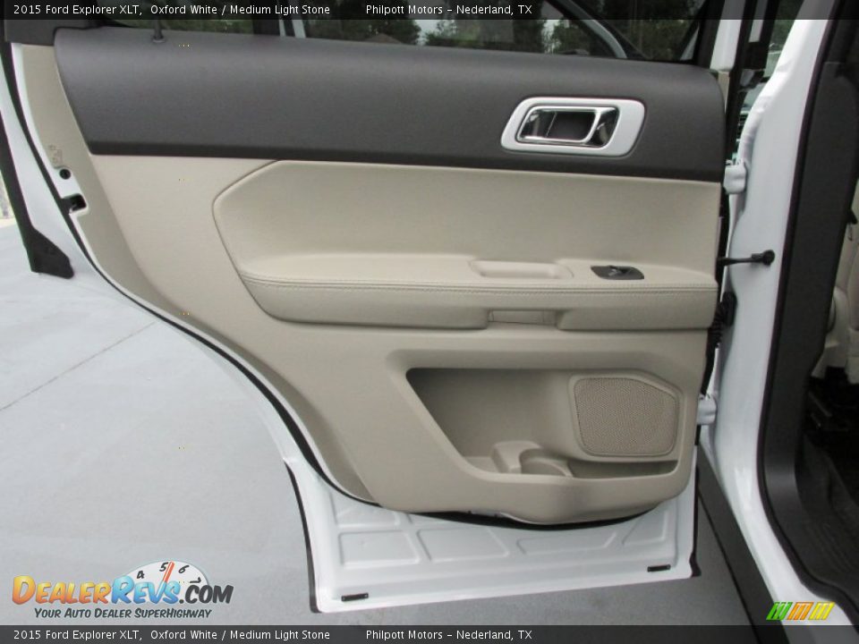 2015 Ford Explorer XLT Oxford White / Medium Light Stone Photo #21
