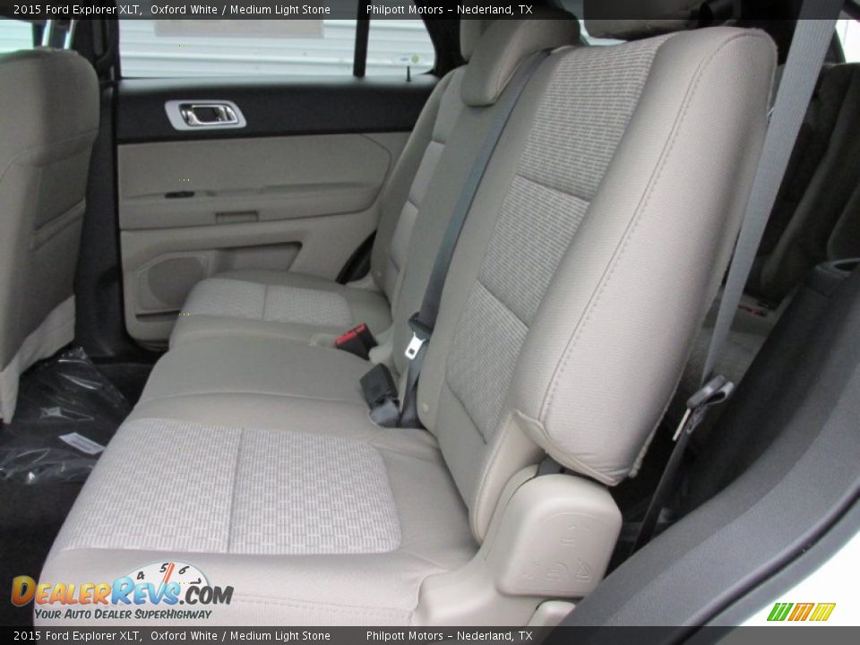 2015 Ford Explorer XLT Oxford White / Medium Light Stone Photo #22