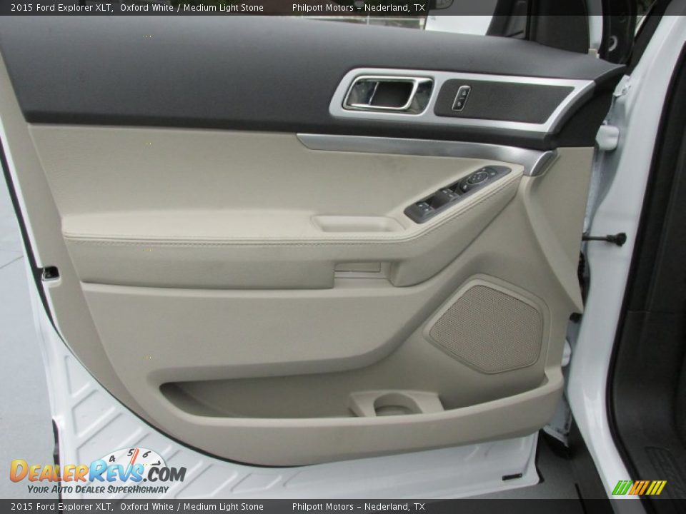 2015 Ford Explorer XLT Oxford White / Medium Light Stone Photo #24
