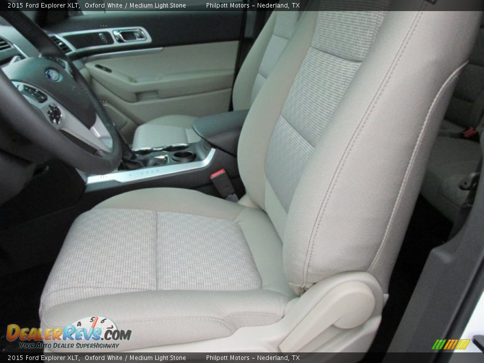 2015 Ford Explorer XLT Oxford White / Medium Light Stone Photo #26