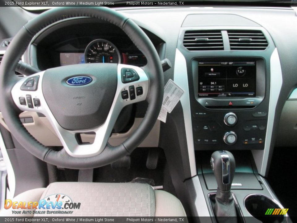 2015 Ford Explorer XLT Oxford White / Medium Light Stone Photo #28