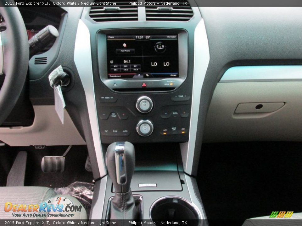 2015 Ford Explorer XLT Oxford White / Medium Light Stone Photo #29