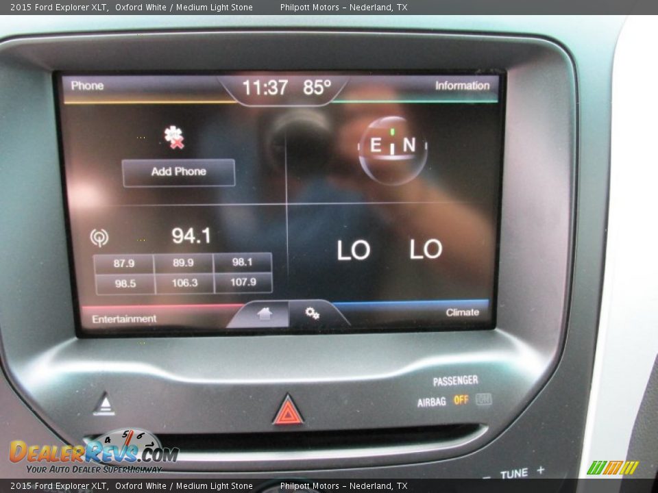 2015 Ford Explorer XLT Oxford White / Medium Light Stone Photo #30