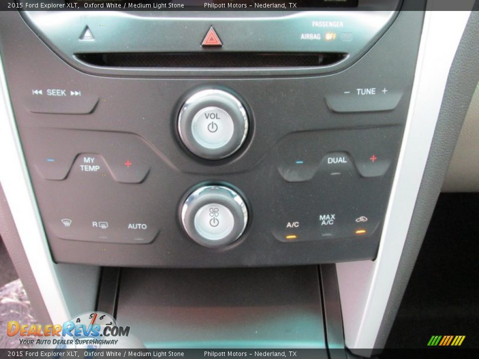 2015 Ford Explorer XLT Oxford White / Medium Light Stone Photo #31