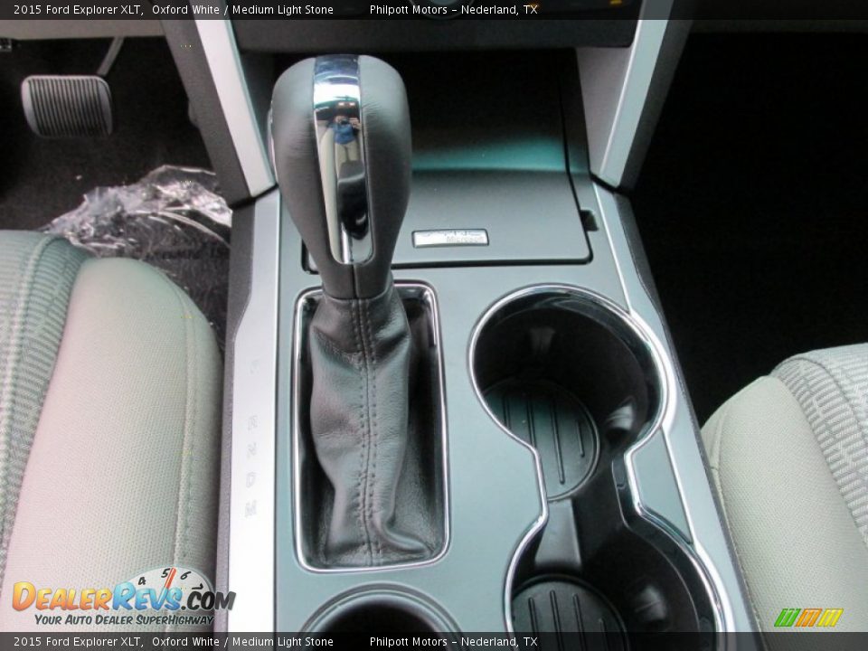 2015 Ford Explorer XLT Oxford White / Medium Light Stone Photo #32