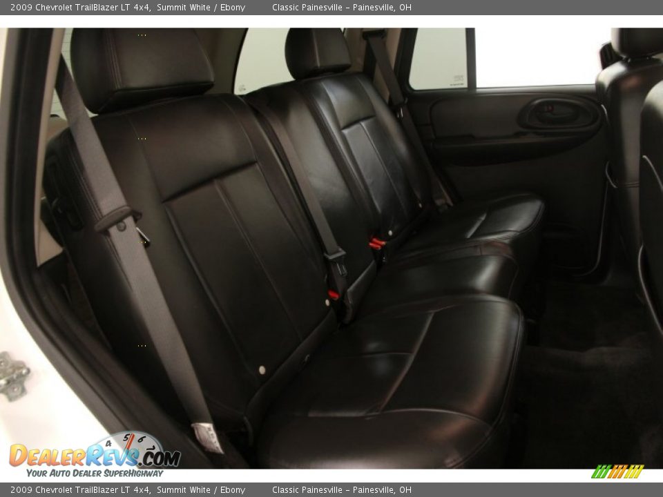 2009 Chevrolet TrailBlazer LT 4x4 Summit White / Ebony Photo #12