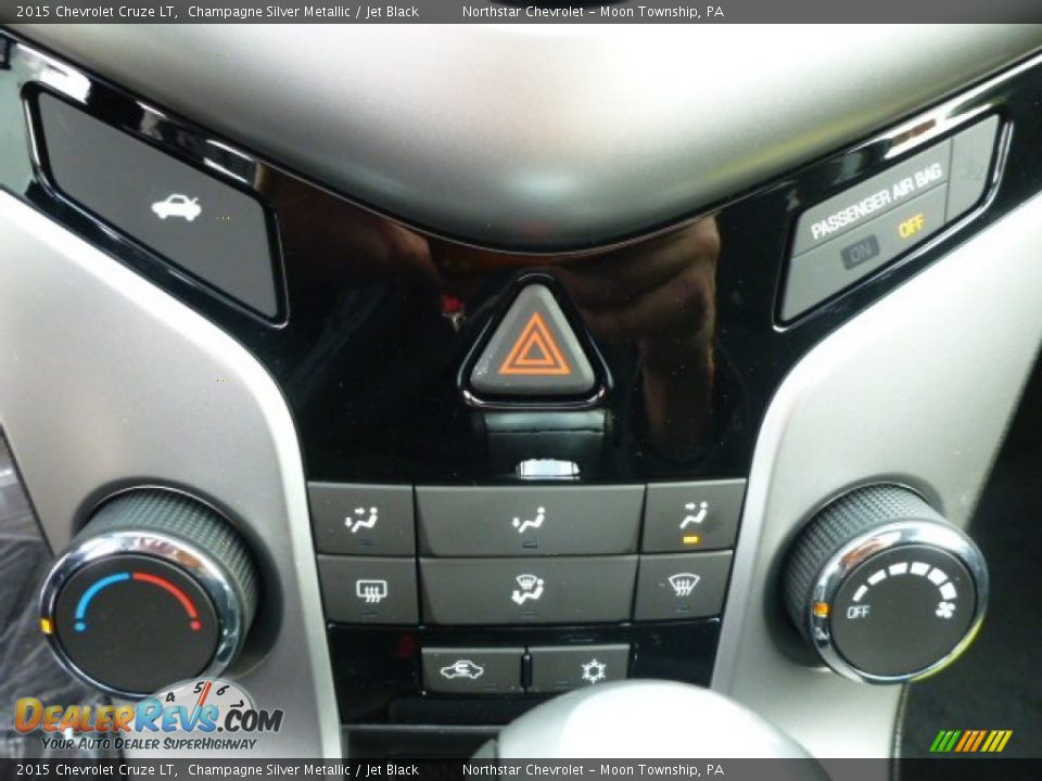 2015 Chevrolet Cruze LT Champagne Silver Metallic / Jet Black Photo #19