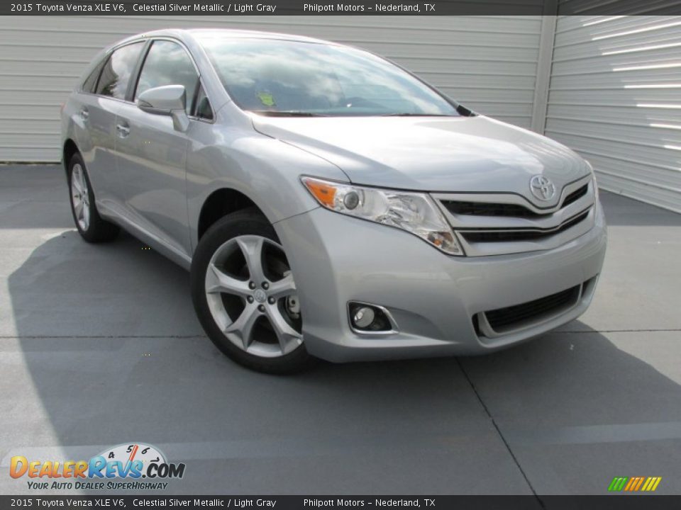 Front 3/4 View of 2015 Toyota Venza XLE V6 Photo #1