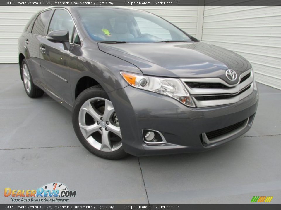 Front 3/4 View of 2015 Toyota Venza XLE V6 Photo #1