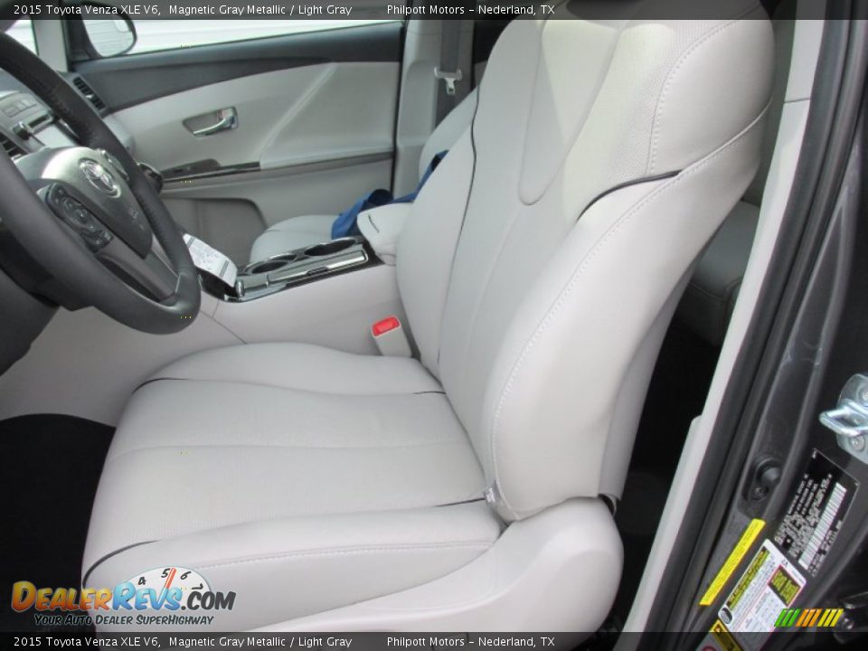 Front Seat of 2015 Toyota Venza XLE V6 Photo #24