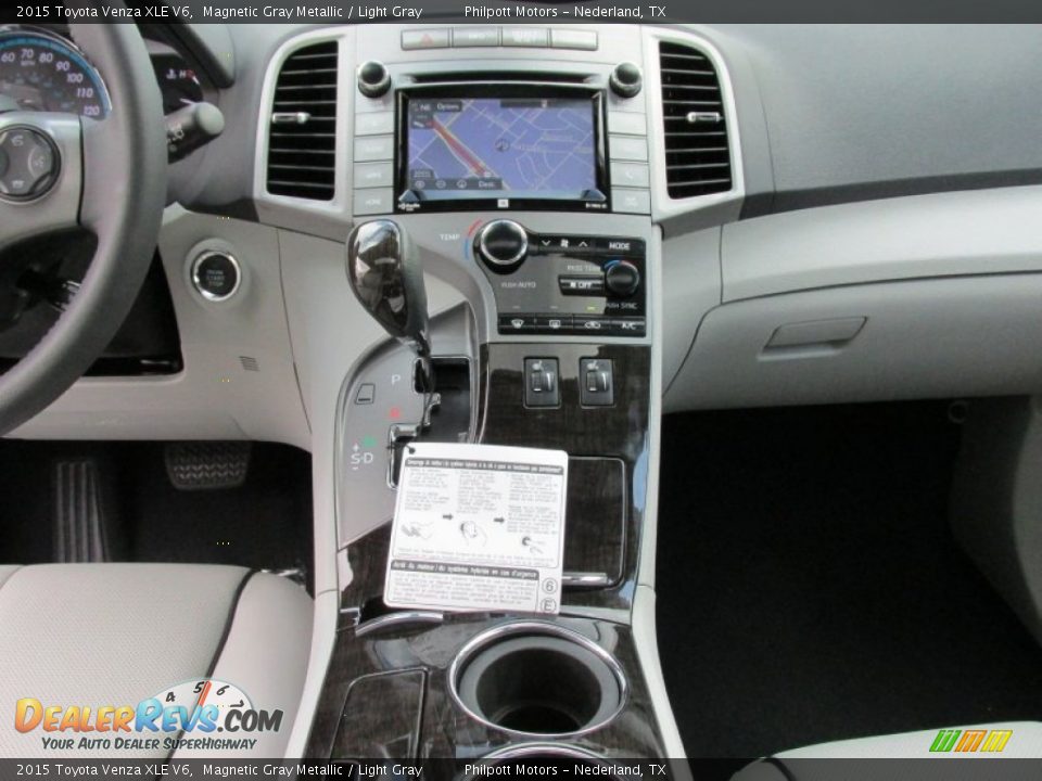 Controls of 2015 Toyota Venza XLE V6 Photo #28
