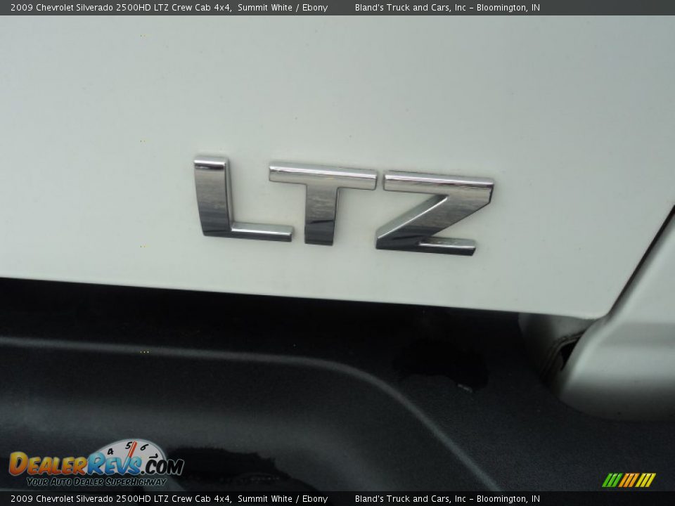 2009 Chevrolet Silverado 2500HD LTZ Crew Cab 4x4 Summit White / Ebony Photo #36