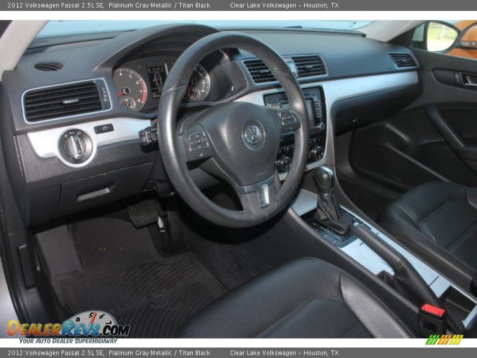 2012 Volkswagen Passat 2.5L SE Platinum Gray Metallic / Titan Black Photo #15