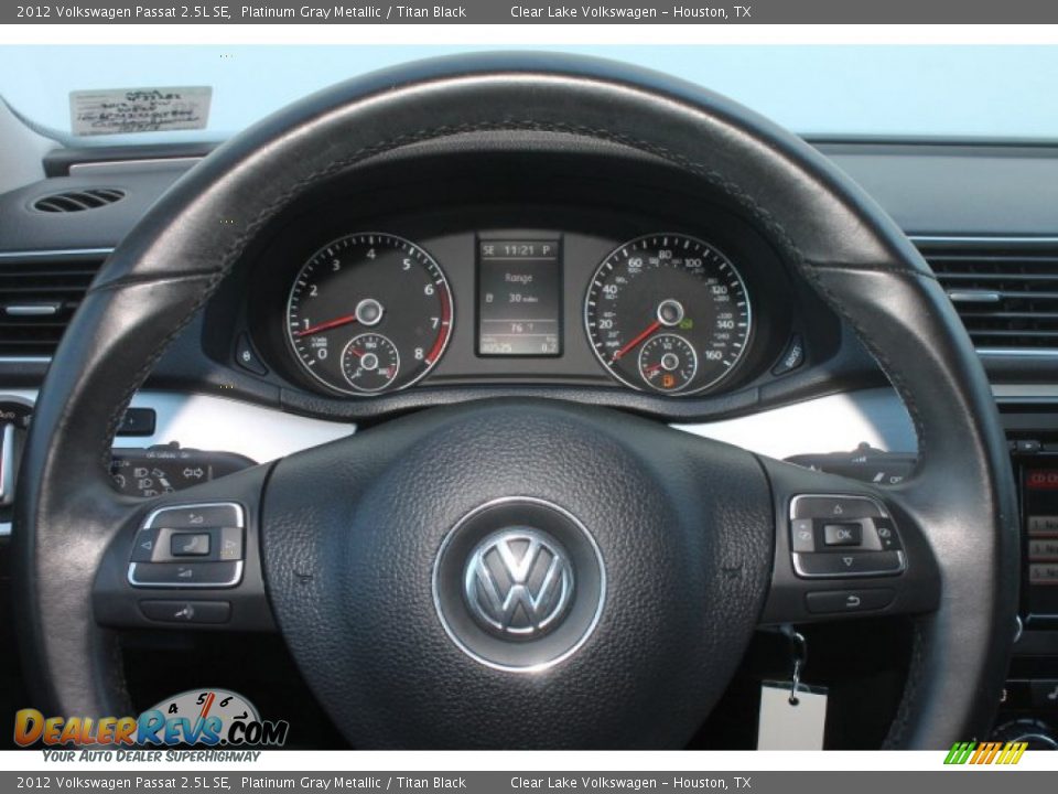 2012 Volkswagen Passat 2.5L SE Platinum Gray Metallic / Titan Black Photo #26