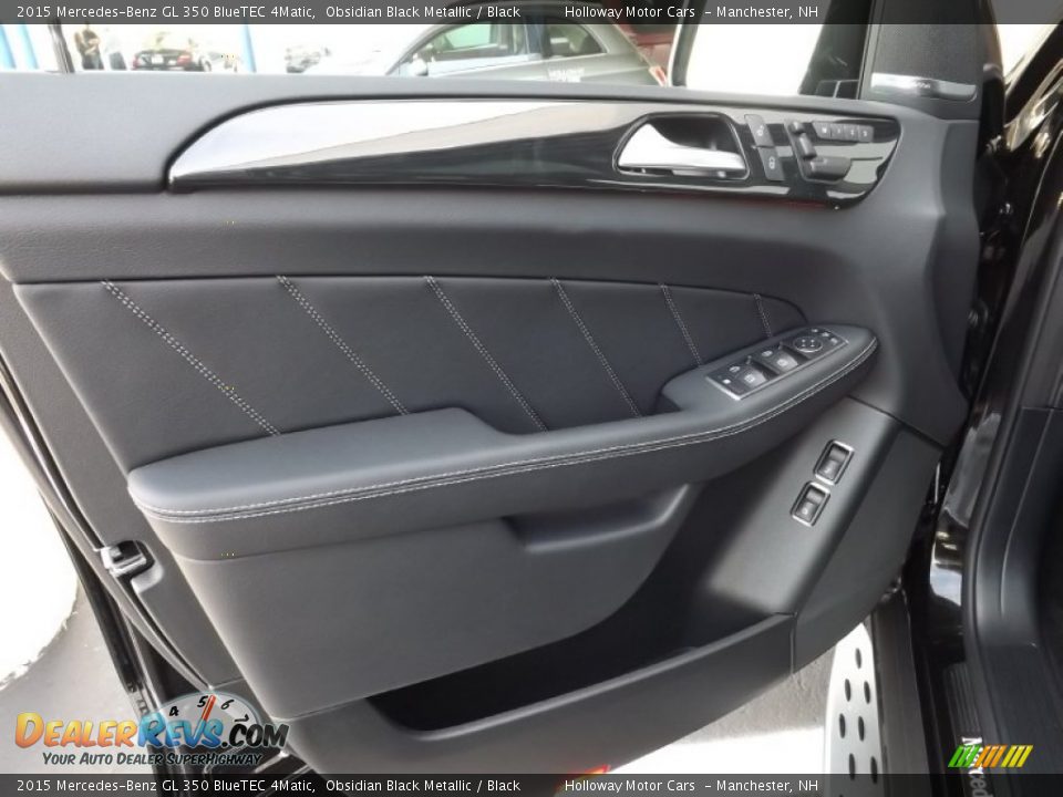 Door Panel of 2015 Mercedes-Benz GL 350 BlueTEC 4Matic Photo #10