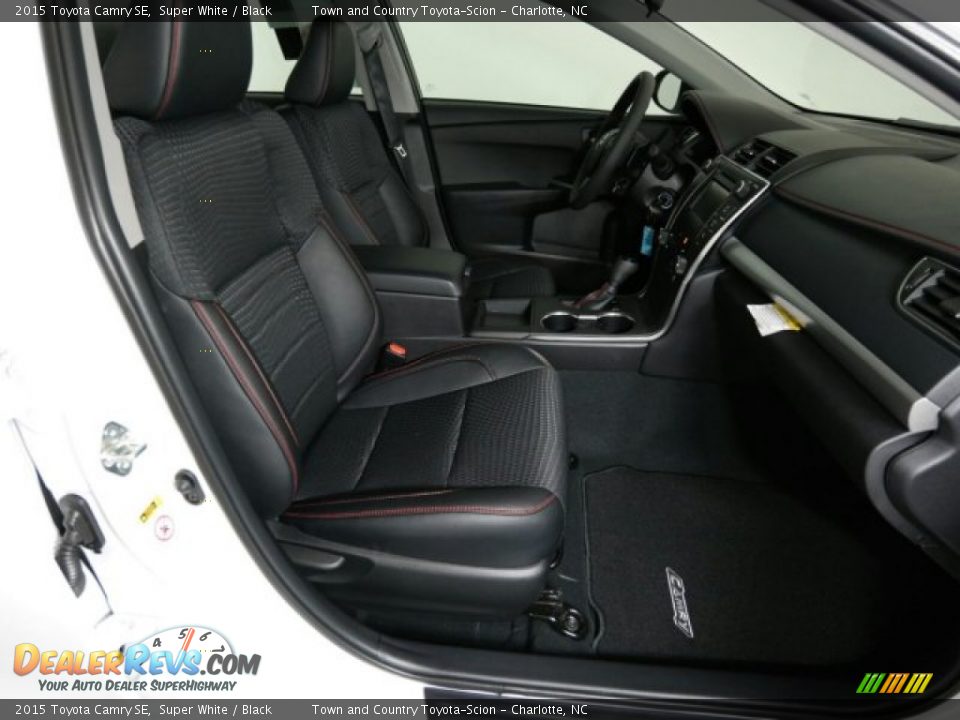 Black Interior - 2015 Toyota Camry SE Photo #6