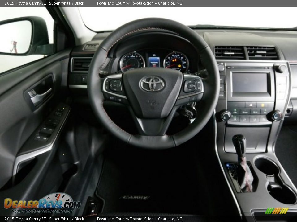 2015 Toyota Camry SE Super White / Black Photo #8