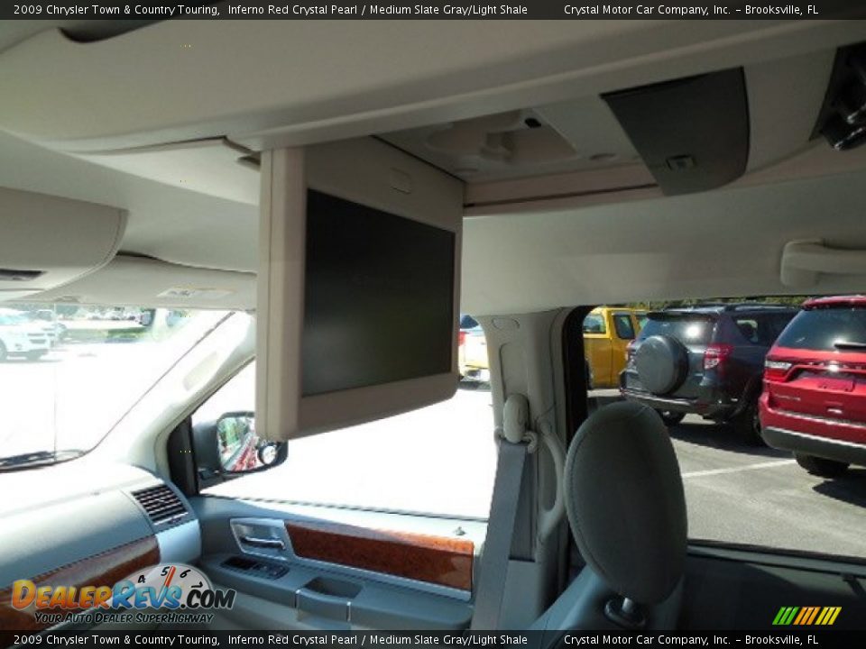 2009 Chrysler Town & Country Touring Inferno Red Crystal Pearl / Medium Slate Gray/Light Shale Photo #7