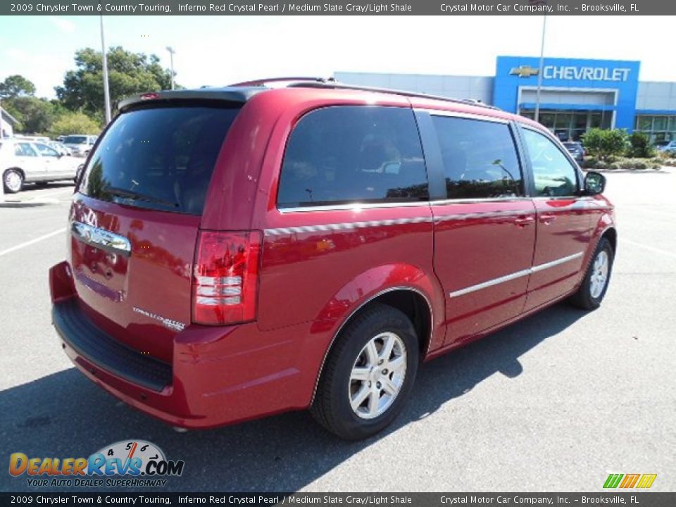 2009 Chrysler Town & Country Touring Inferno Red Crystal Pearl / Medium Slate Gray/Light Shale Photo #11