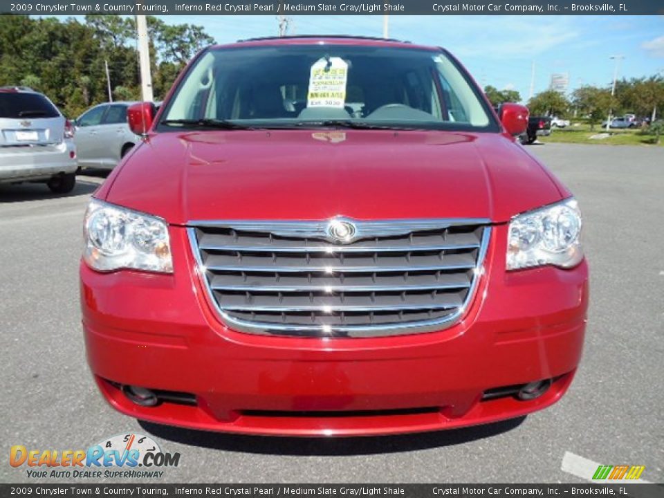 2009 Chrysler Town & Country Touring Inferno Red Crystal Pearl / Medium Slate Gray/Light Shale Photo #16
