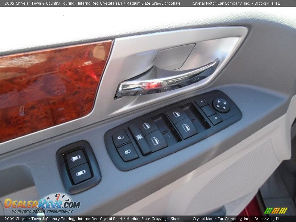 2009 Chrysler Town & Country Touring Inferno Red Crystal Pearl / Medium Slate Gray/Light Shale Photo #20