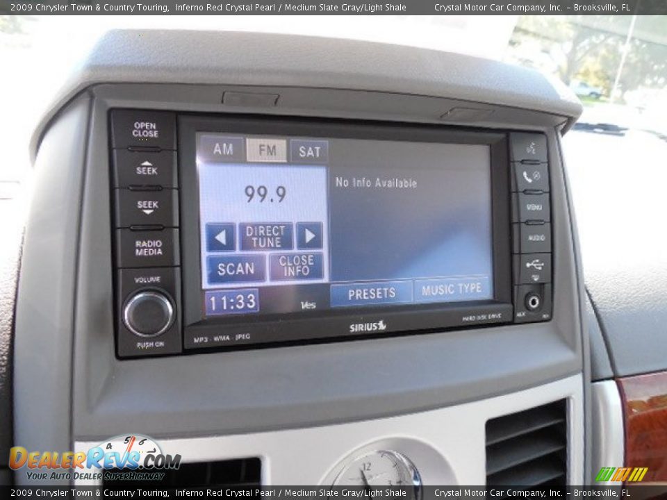 2009 Chrysler Town & Country Touring Inferno Red Crystal Pearl / Medium Slate Gray/Light Shale Photo #22