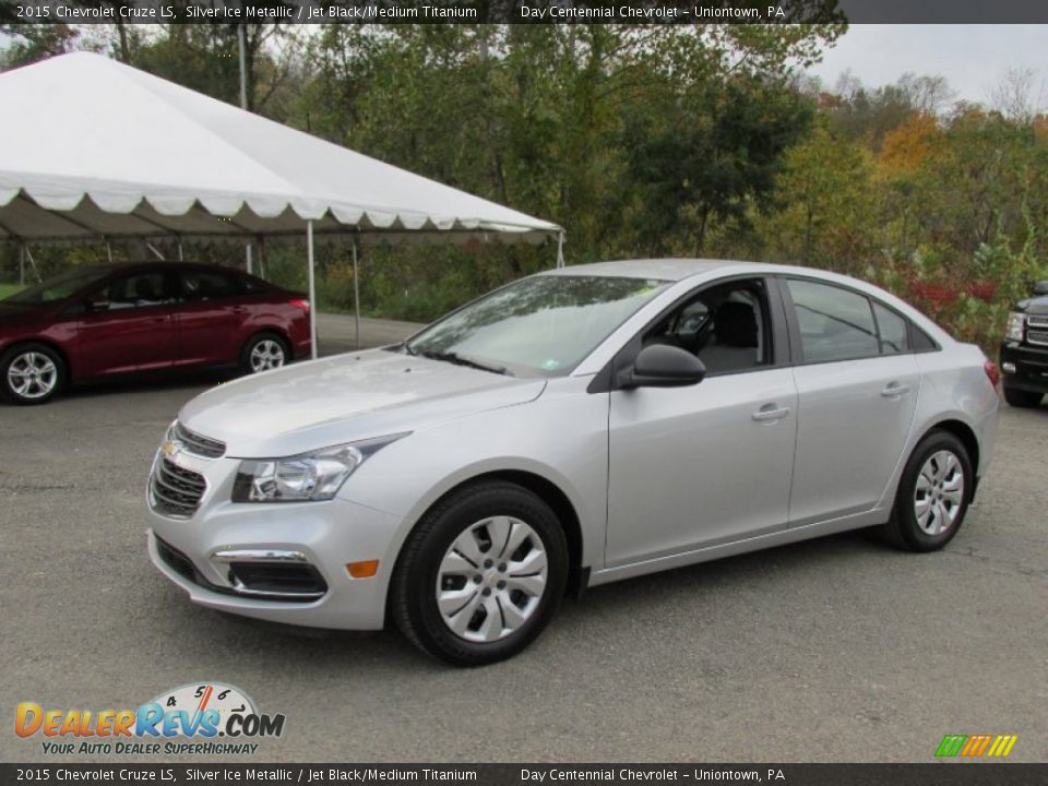 Front 3/4 View of 2015 Chevrolet Cruze LS Photo #1