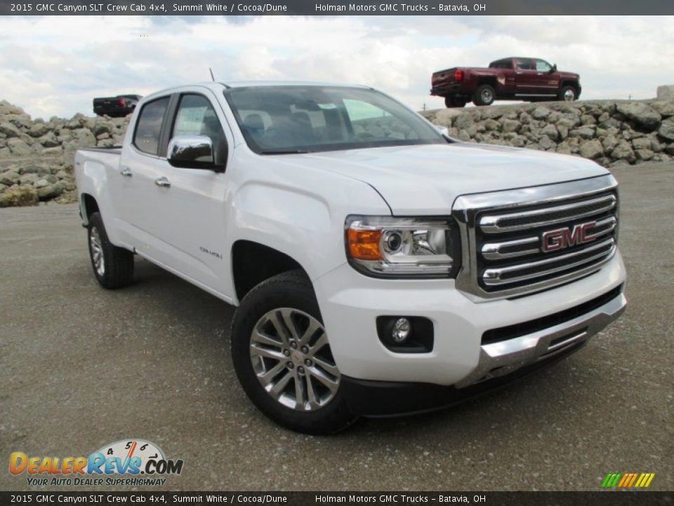 Front 3/4 View of 2015 GMC Canyon SLT Crew Cab 4x4 Photo #1
