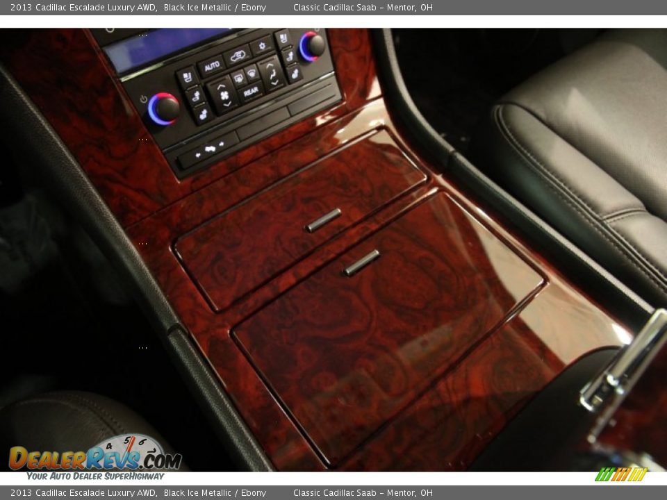 2013 Cadillac Escalade Luxury AWD Black Ice Metallic / Ebony Photo #14