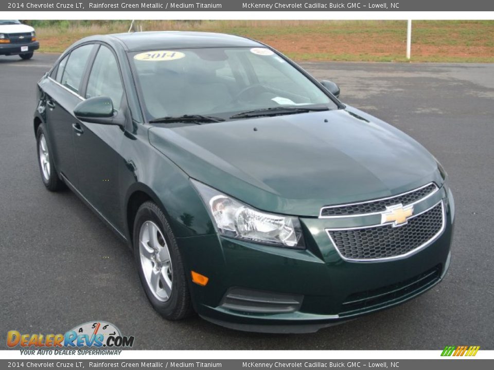 Front 3/4 View of 2014 Chevrolet Cruze LT Photo #1