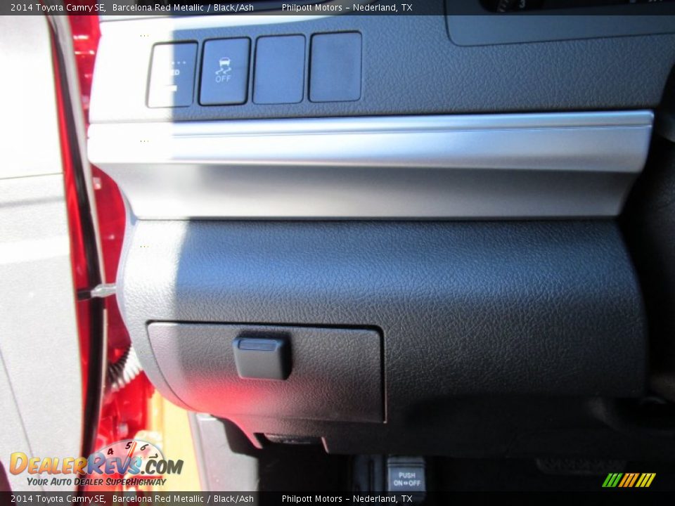 2014 Toyota Camry SE Barcelona Red Metallic / Black/Ash Photo #32
