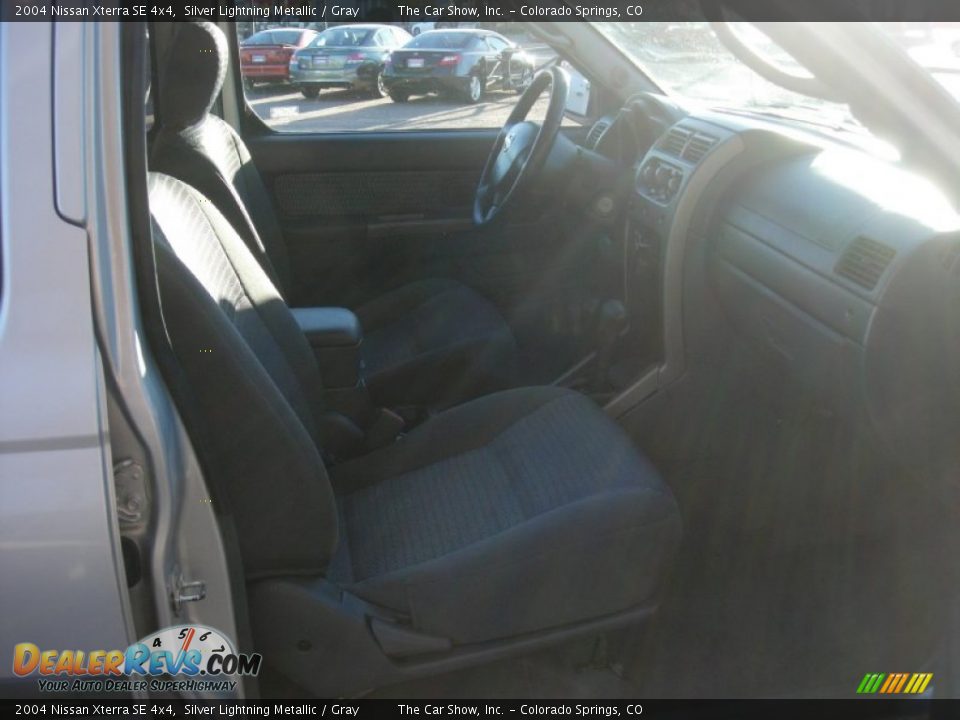 2004 Nissan Xterra SE 4x4 Silver Lightning Metallic / Gray Photo #12